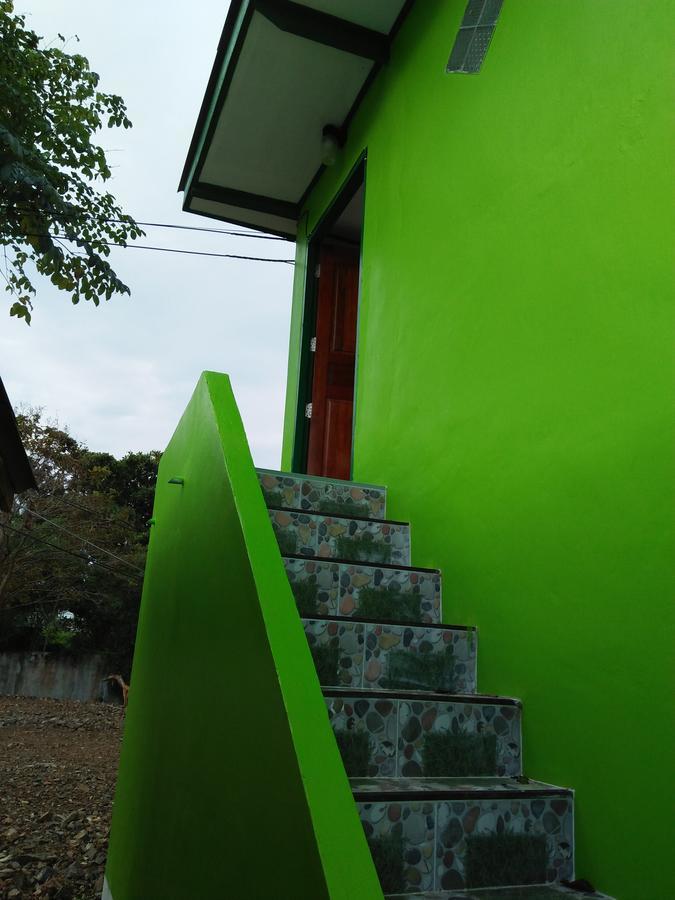 9Sathanee Koh Lanta Bagian luar foto